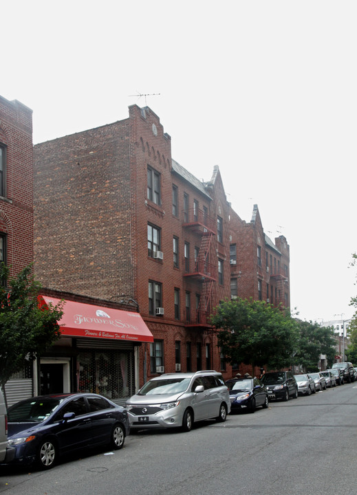 1525 W 11th St in Brooklyn, NY - Foto de edificio