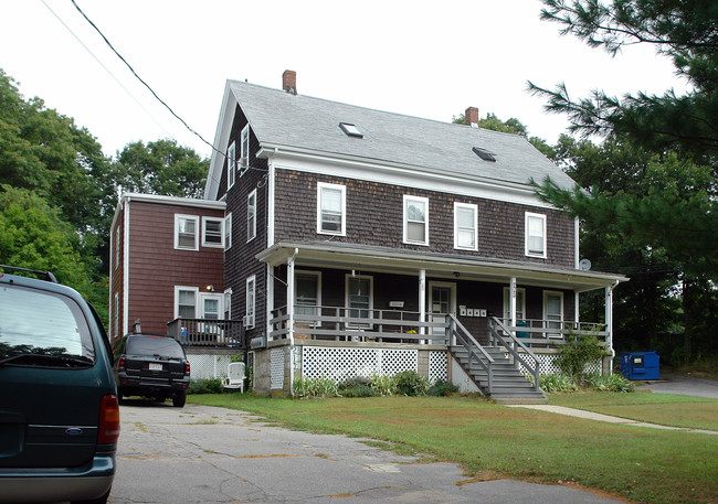 215 Lake St in Weymouth, MA - Foto de edificio - Building Photo