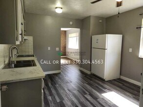 15257 Lincoln Way W in Dalton, OH - Building Photo - Building Photo