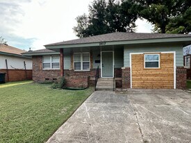 2417 Becker Pl in Del City, OK - Building Photo