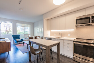 Alta Waverly in Oakland, CA - Building Photo - Interior Photo