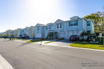 458 Salisbury Cir in Fort Pierce, FL - Foto de edificio - Building Photo