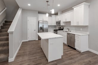 Stone Haven Townhomes in Byron, MN - Foto de edificio - Interior Photo
