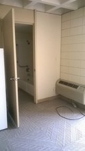 Calvary Towers Apartments in Wichita, KS - Foto de edificio - Building Photo