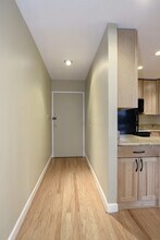 1741 T Street Northwest, Unit 305 in Washington, DC - Foto de edificio - Building Photo