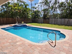 15410 Allen Way in Ft. Myers, FL - Building Photo - Building Photo