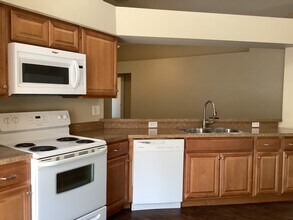 9312 Hidden Water Cir in Riverview, FL - Building Photo - Building Photo