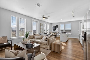 RISE Doro in Jacksonville, FL - Building Photo