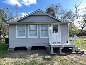 520 Stimpson St in Baytown, TX - Foto de edificio - Building Photo