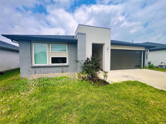 property at 28926 Yukon River Ct