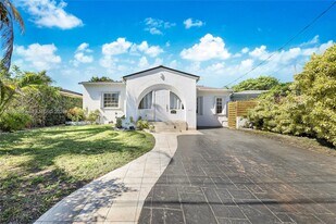 9056 Emerson Ave in Surfside, FL - Building Photo