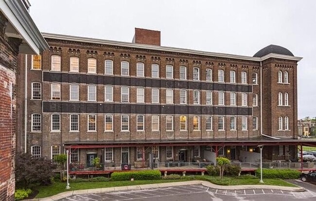 1350 Rosa L Parks Blvd