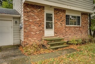 38109 Poplar Dr in Willoughby, OH - Building Photo - Building Photo