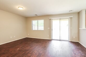 11146 W Brittlewood Dr in Phoenix, AZ - Building Photo - Building Photo