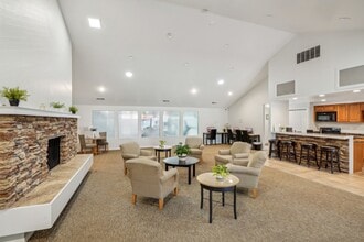 Oakbrook Apartments in Vancouver, WA - Building Photo - Building Photo