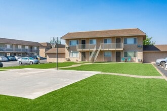 The Pinnacle in Redding, CA - Foto de edificio - Building Photo