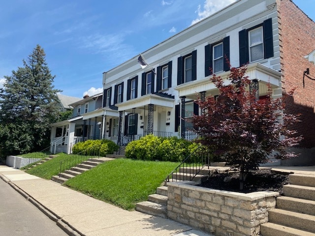 208 Dakota Ave, Unit 208