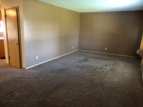 4130 E Grand Ave in Decatur, IL - Building Photo - Building Photo