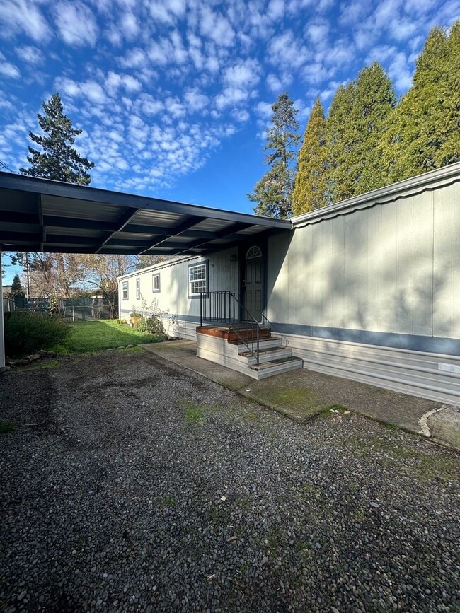 3701 Cherry Ave NE in Keizer, OR - Building Photo - Building Photo