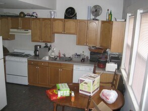 70 Chester St, Unit #3 in Boston, MA - Foto de edificio - Building Photo