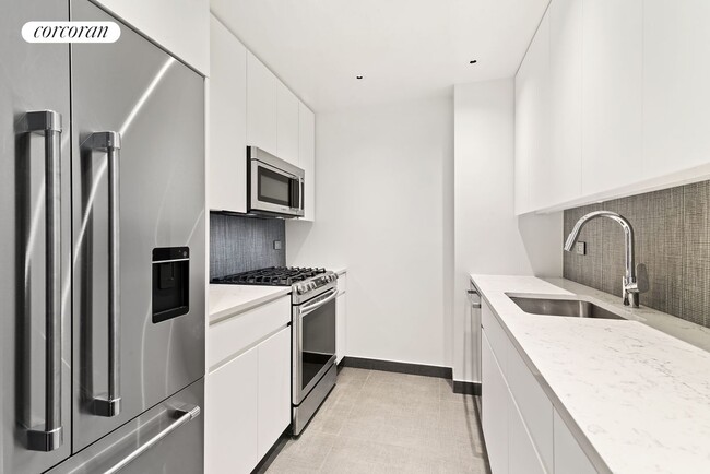 305 E 63rd St in New York, NY - Building Photo - Building Photo