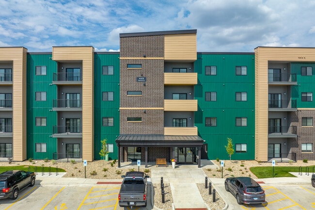 The Landing at Legends in Champaign, IL - Building Photo - Building Photo