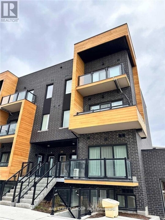 1145-1145 Journeyman Ln in Mississauga, ON - Building Photo