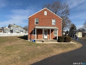 53 Greenlawn Dr in Fairfield, CT - Building Photo - Building Photo