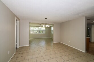 10933 Felsdale Ave in Port Richey, FL - Foto de edificio - Building Photo