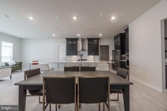 402 Mdw Crk Dr in Bowie, MD - Building Photo - Building Photo