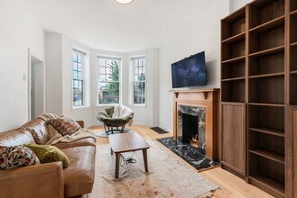 512 W 37th St in Chicago, IL - Building Photo - Building Photo