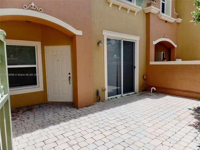 14358 SW 9th Ct in Pembroke Pines, FL - Building Photo - Building Photo
