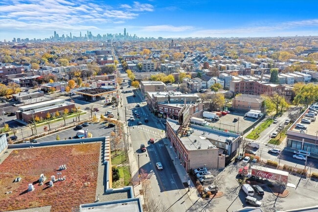 3906 W Belmont Ave, Unit 4 in Chicago, IL - Foto de edificio - Building Photo