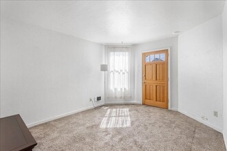 3249 Encinal Ave in Alameda, CA - Building Photo - Building Photo