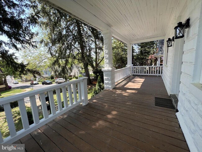 5204 Eugene Ave photo'