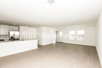 12435 Lost Rock Dr in Rhome, TX - Building Photo - Building Photo