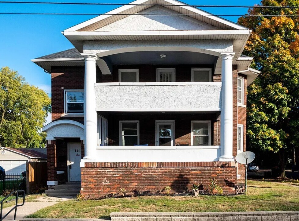 501 W Columbia Ter, Unit 2 in Peoria, IL - Foto de edificio