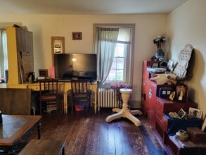 411 E Montgomery Ave, Unit #2 in North Wales, PA - Building Photo - Building Photo