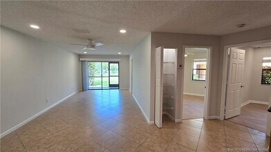 1985 NE Collins Cir in Jensen Beach, FL - Building Photo - Building Photo