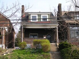 5617 Wilkins Ave in Pittsburgh, PA - Building Photo