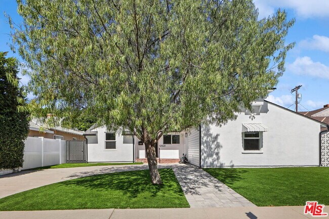 12849 Tiara St in Los Angeles, CA - Building Photo - Building Photo