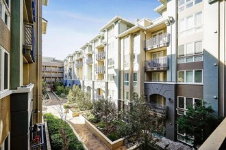 5501 DeMarcus Blvd in Dublin, CA - Building Photo - Building Photo