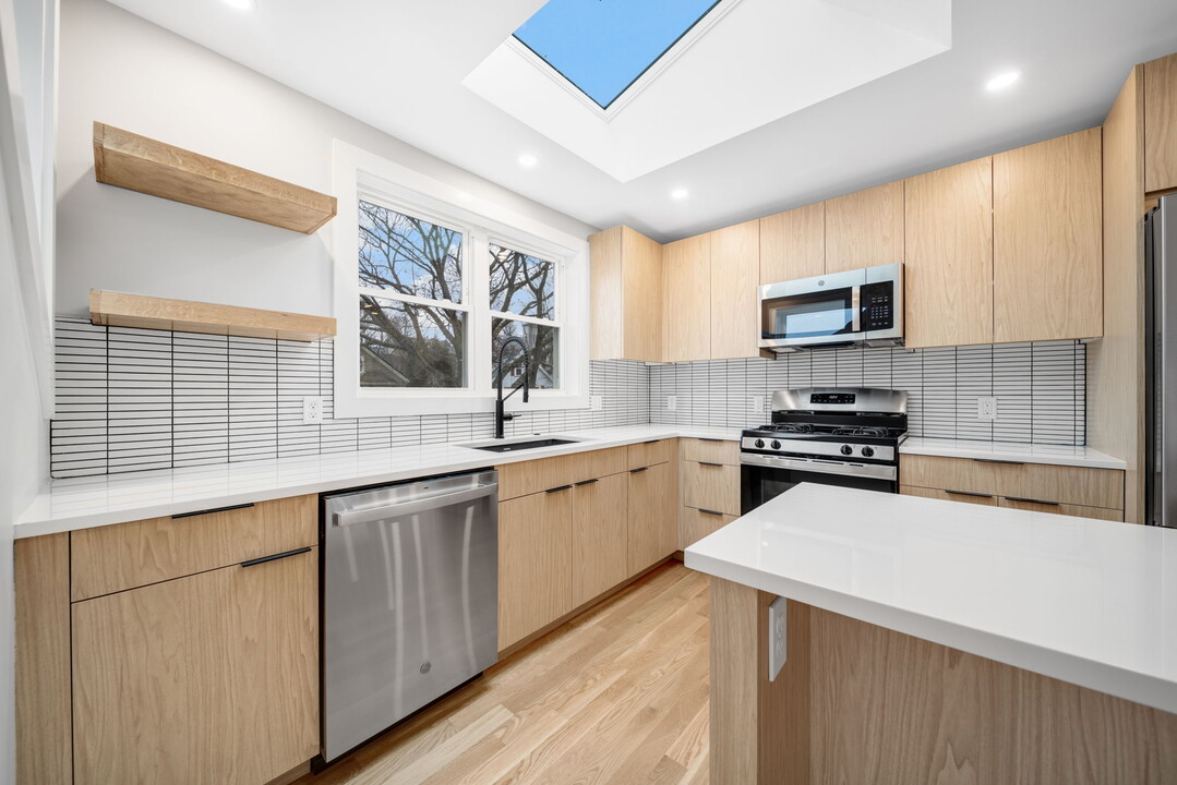 9 Wenham St, Unit 4 in Boston, MA - Foto de edificio