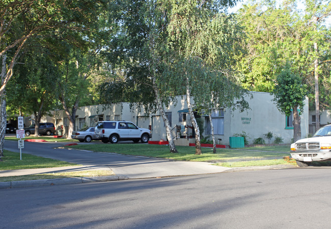 Beverly Court in Tracy, CA - Building Photo - Building Photo