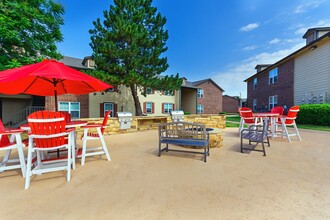 Woodrun Village in Yukon, OK - Foto de edificio - Building Photo