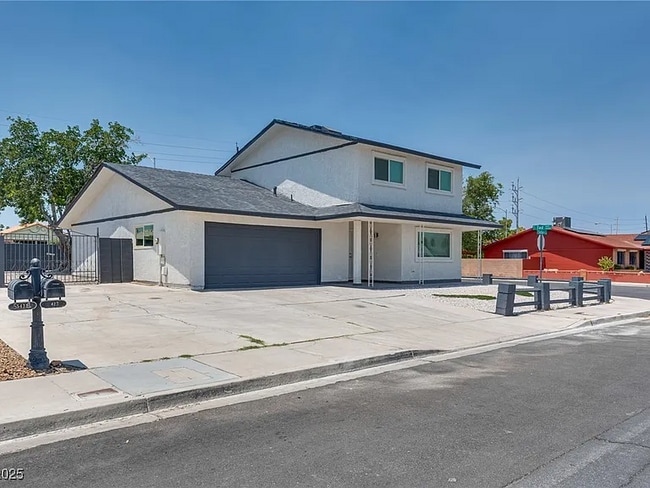 5423 Saltaire St in Las Vegas, NV - Building Photo - Building Photo