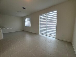 705 SE 13th Street Cir in Homestead, FL - Foto de edificio - Building Photo