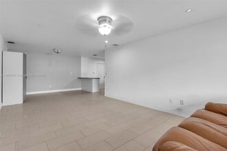 1282 NW 55th Terrace in Miami, FL - Building Photo - Building Photo