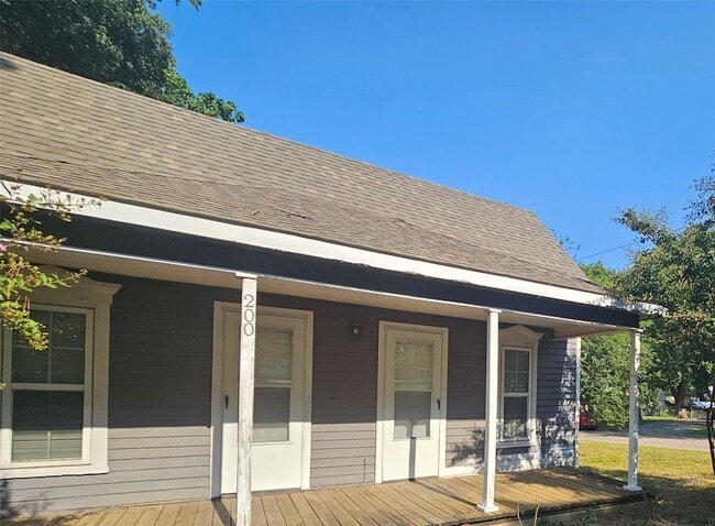 200 Trollinger St in Whitesboro, TX - Building Photo - Building Photo