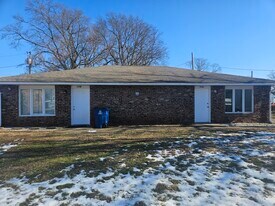 119 W Lyndale Ave, Unit Apt # A in Vincennes, IN - Building Photo